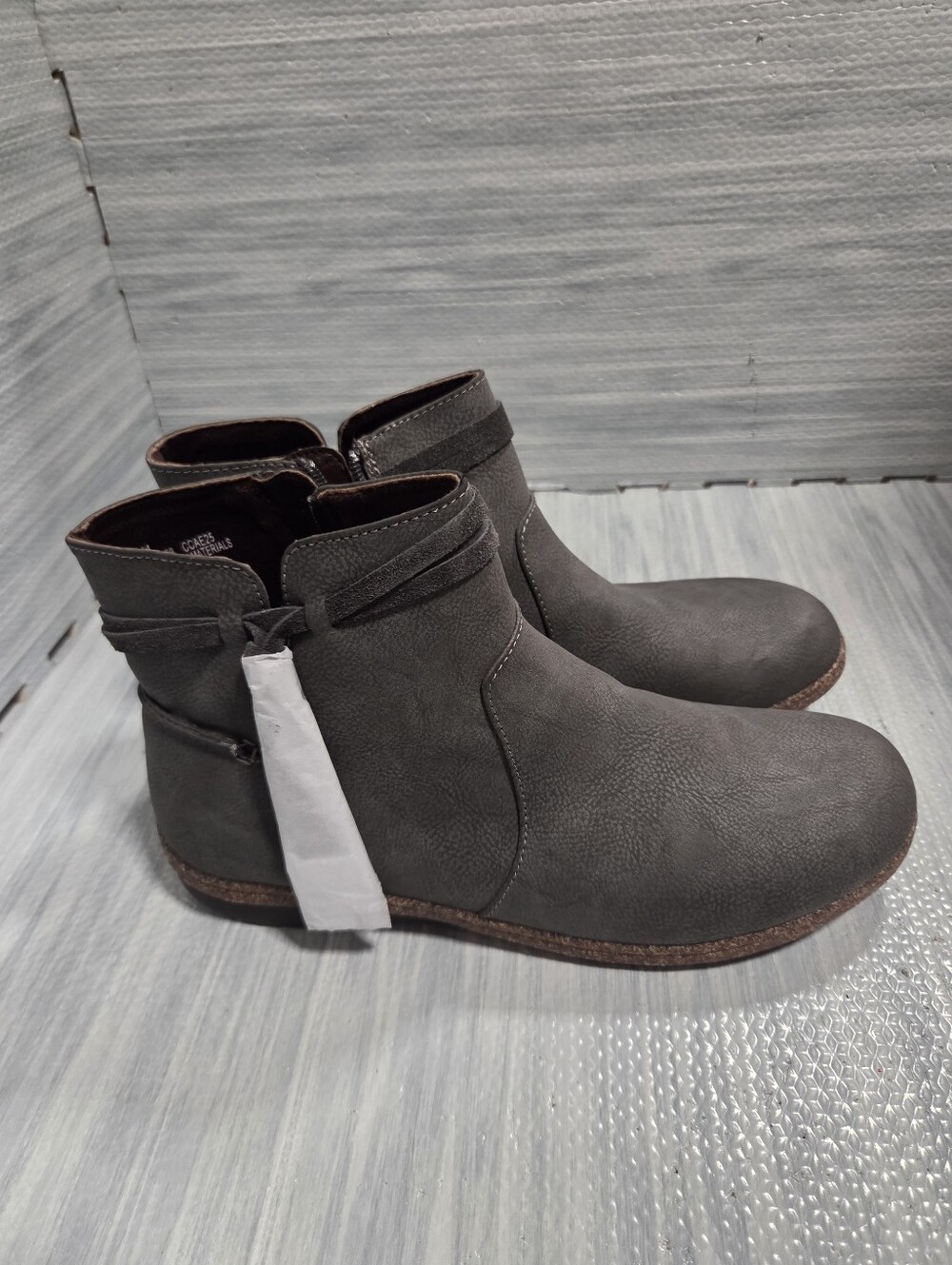 Women's BOC Addi Leather Flat Heel Booties US Shoe Size: 11
